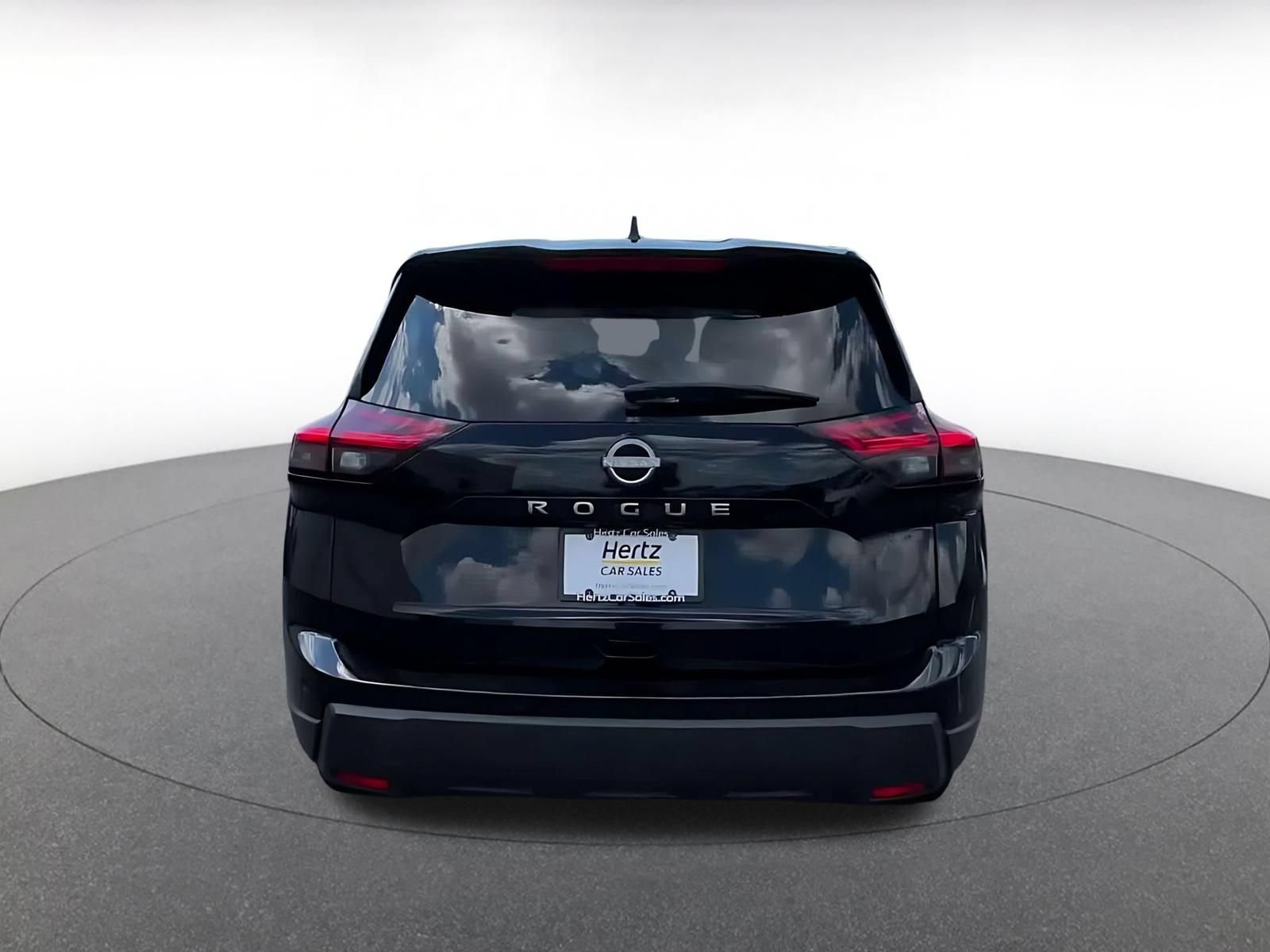 Used 2025 Nissan Rogue SV FWD image 12