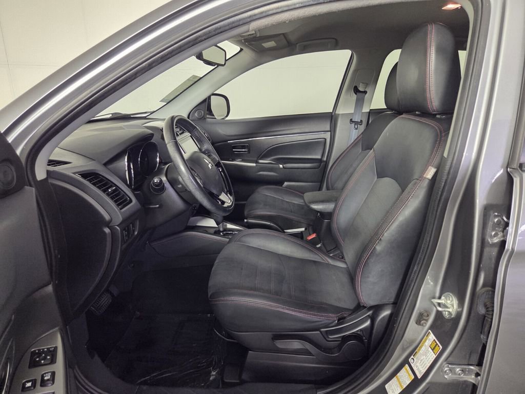 Used 2022 Mitsubishi Outlander Sport SE image 12