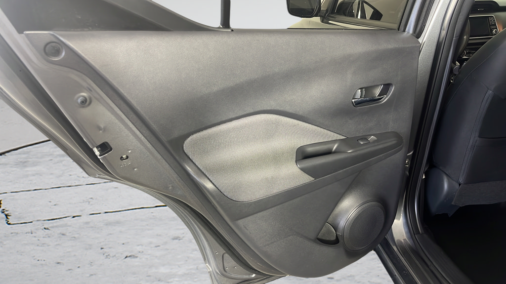 Used 2019 Nissan Kicks SV FWD image 11