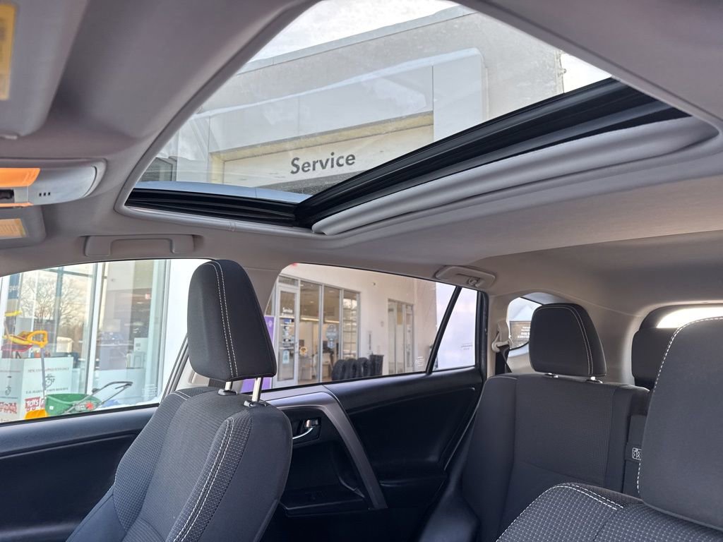 Used 2018 Toyota RAV4 XLE image 11