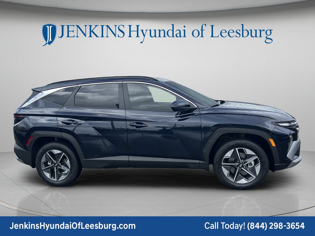 Certified 2025 Hyundai Tucson SEL AWD/4WD image 2