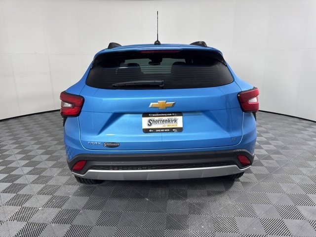 New 2026 Chevrolet Trax LT w/ Sunroof Package image 5
