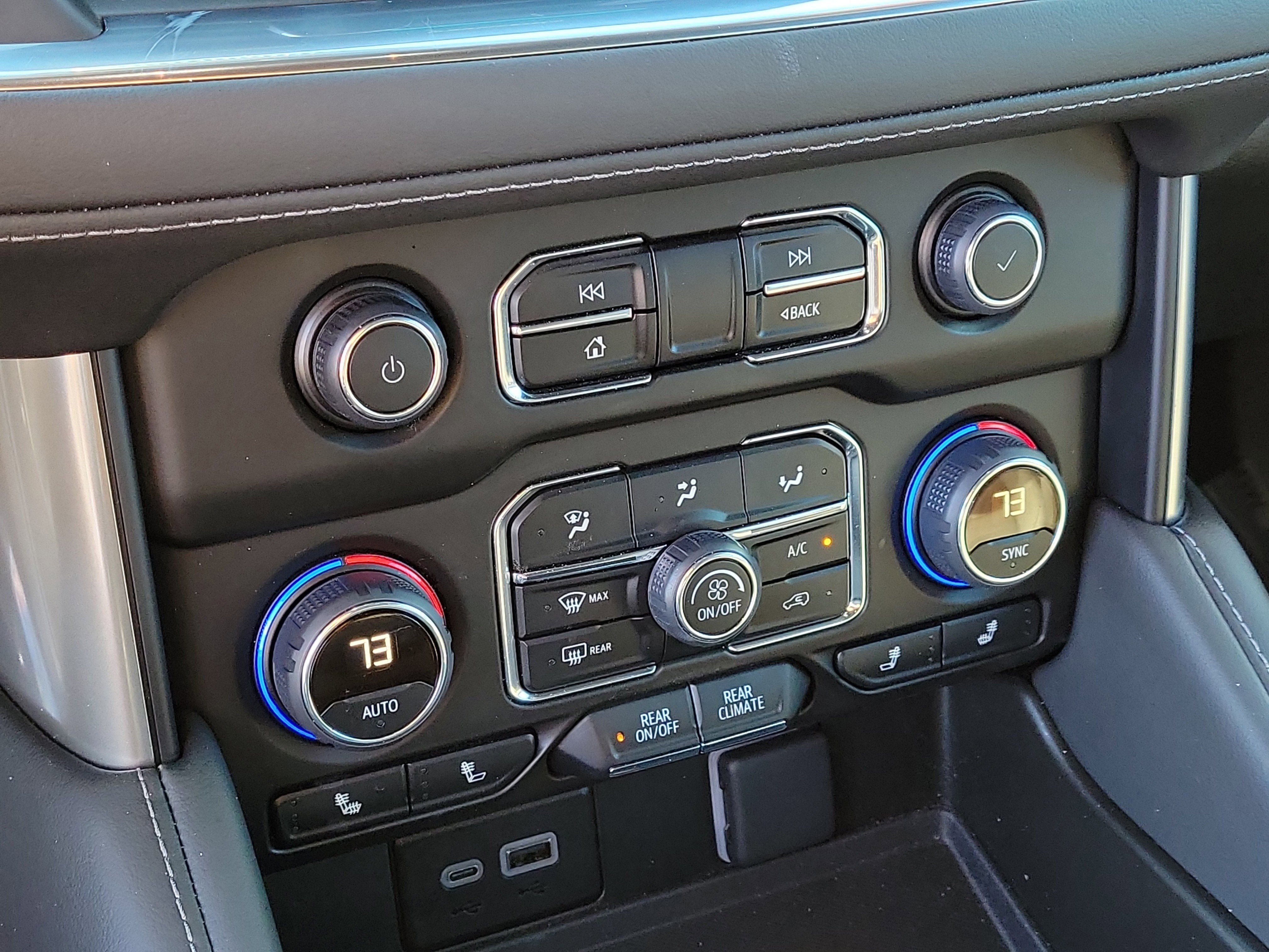 Used 2024 Chevrolet Tahoe Z71 w/ Luxury Package image 27