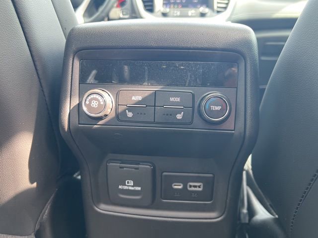 Used 2023 GMC Acadia SLT w/ Elevation Edition image 23