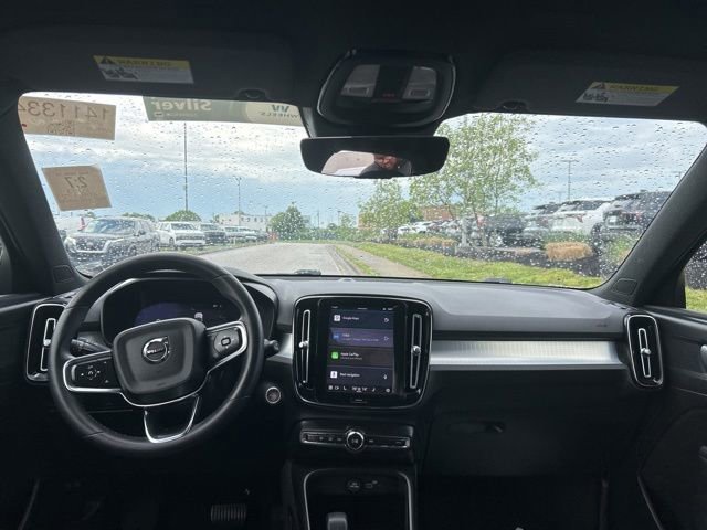 Used 2023 Volvo XC40 B5 Core AWD/4WD image 5