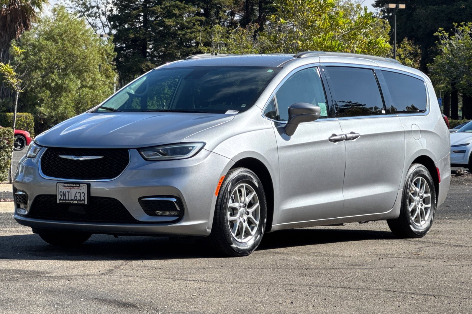 Used 2021 Chrysler Pacifica Touring image 7