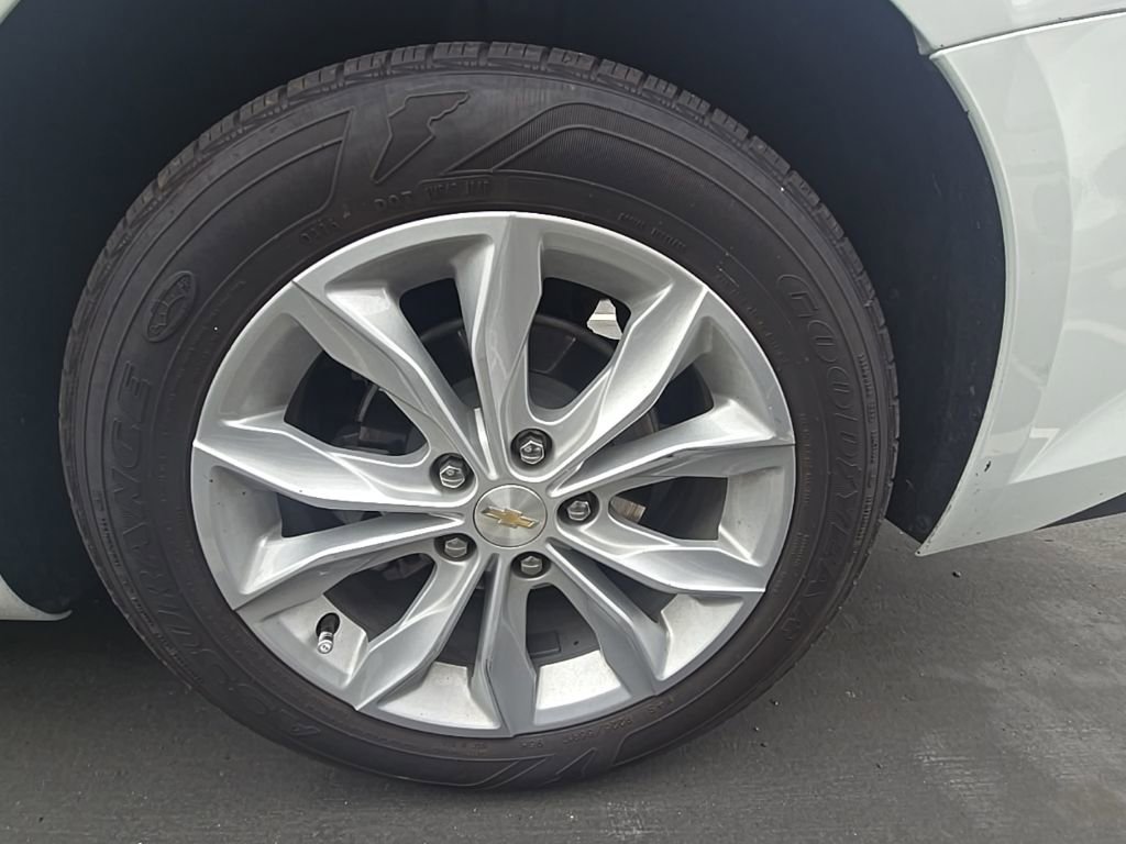 Used 2025 Chevrolet Malibu LT FWD image 6