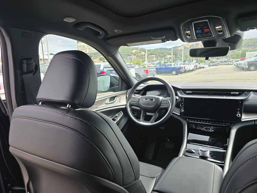 New 2026 Jeep Grand Cherokee Limited AWD/4WD image 10