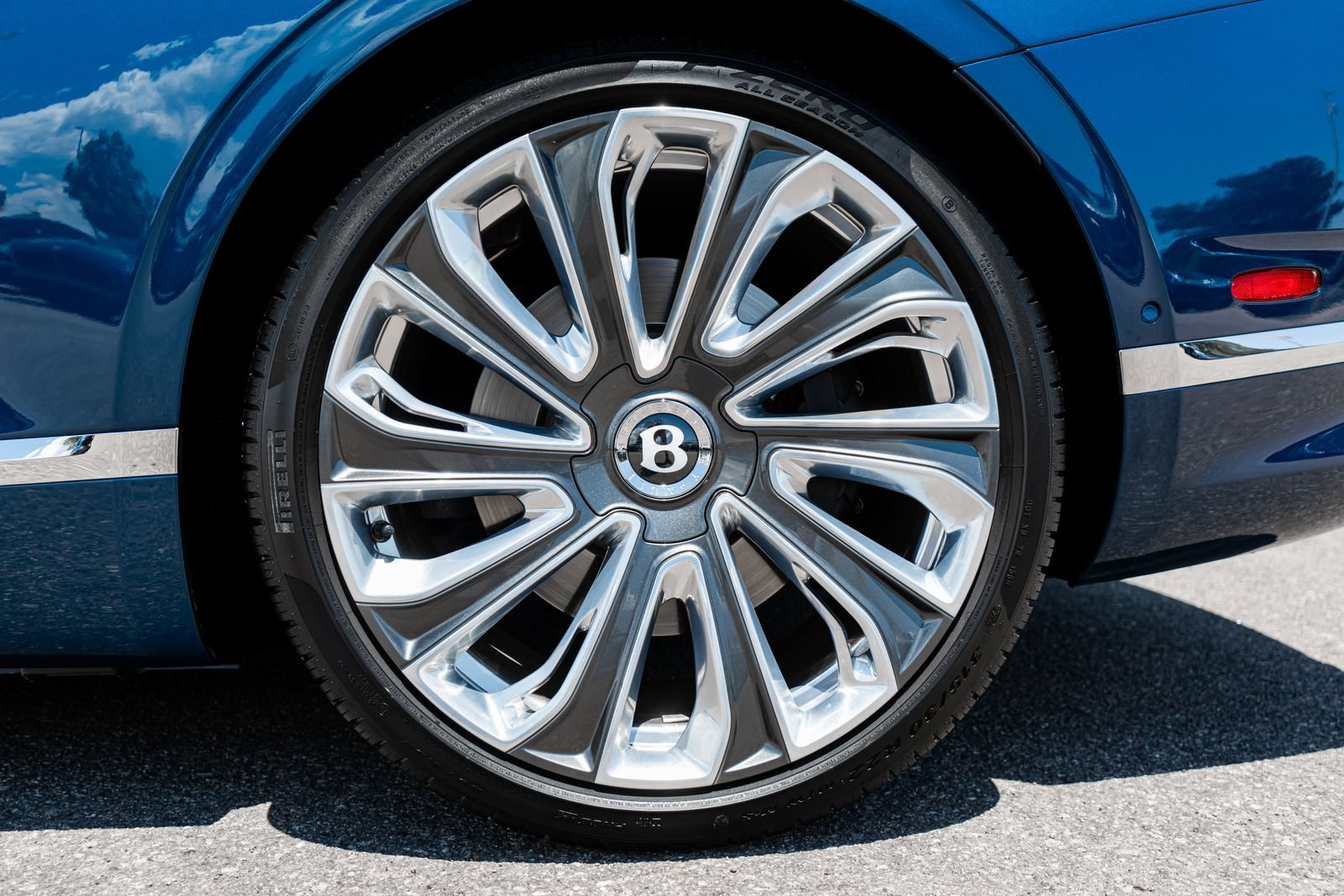 Certified 2023 Bentley Continental GT Mulliner AWD/4WD image 7