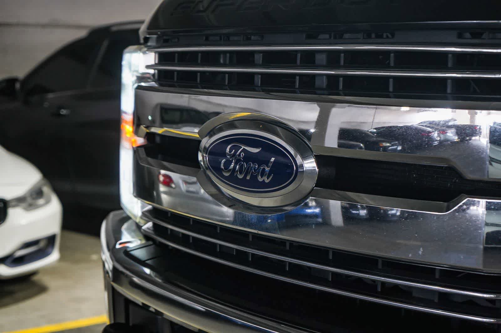 Used 2019 Ford F250 Lariat w/ Lariat Value Package image 5