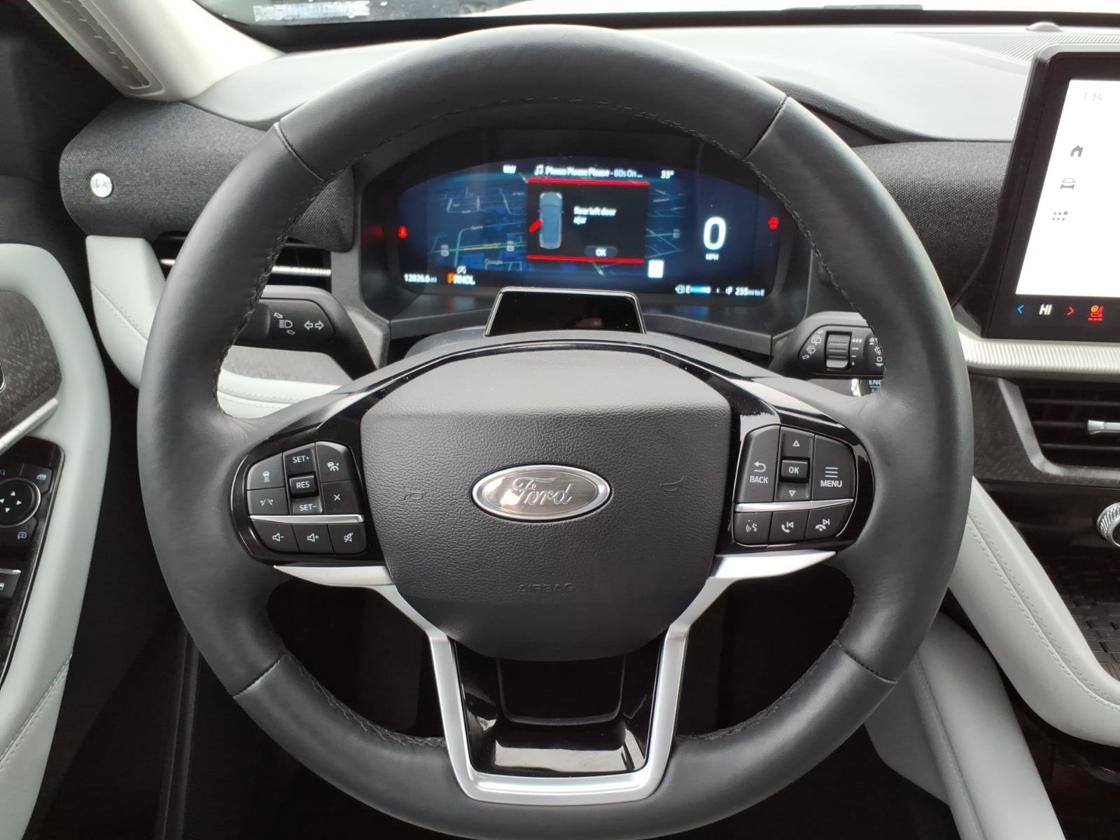 Used 2025 Ford Explorer Platinum w/ Ultimate Package image 23