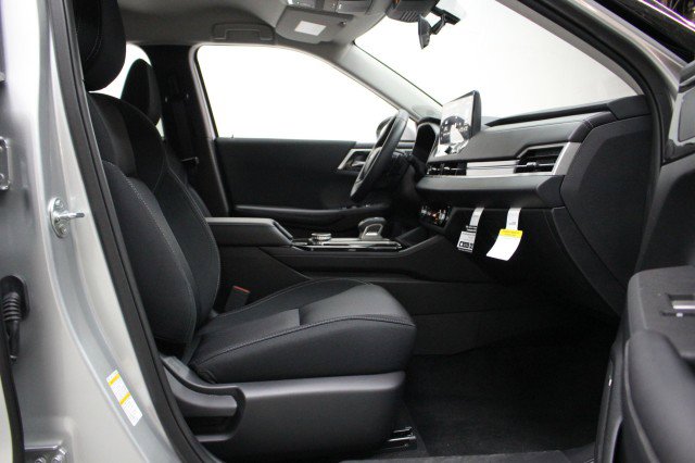 New 2026 Mitsubishi Outlander ES image 18