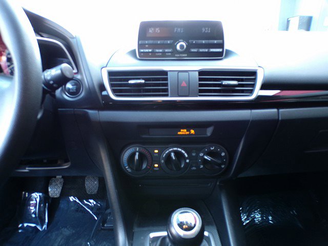 Used 2014 MAZDA MAZDA3 i Sport image 11