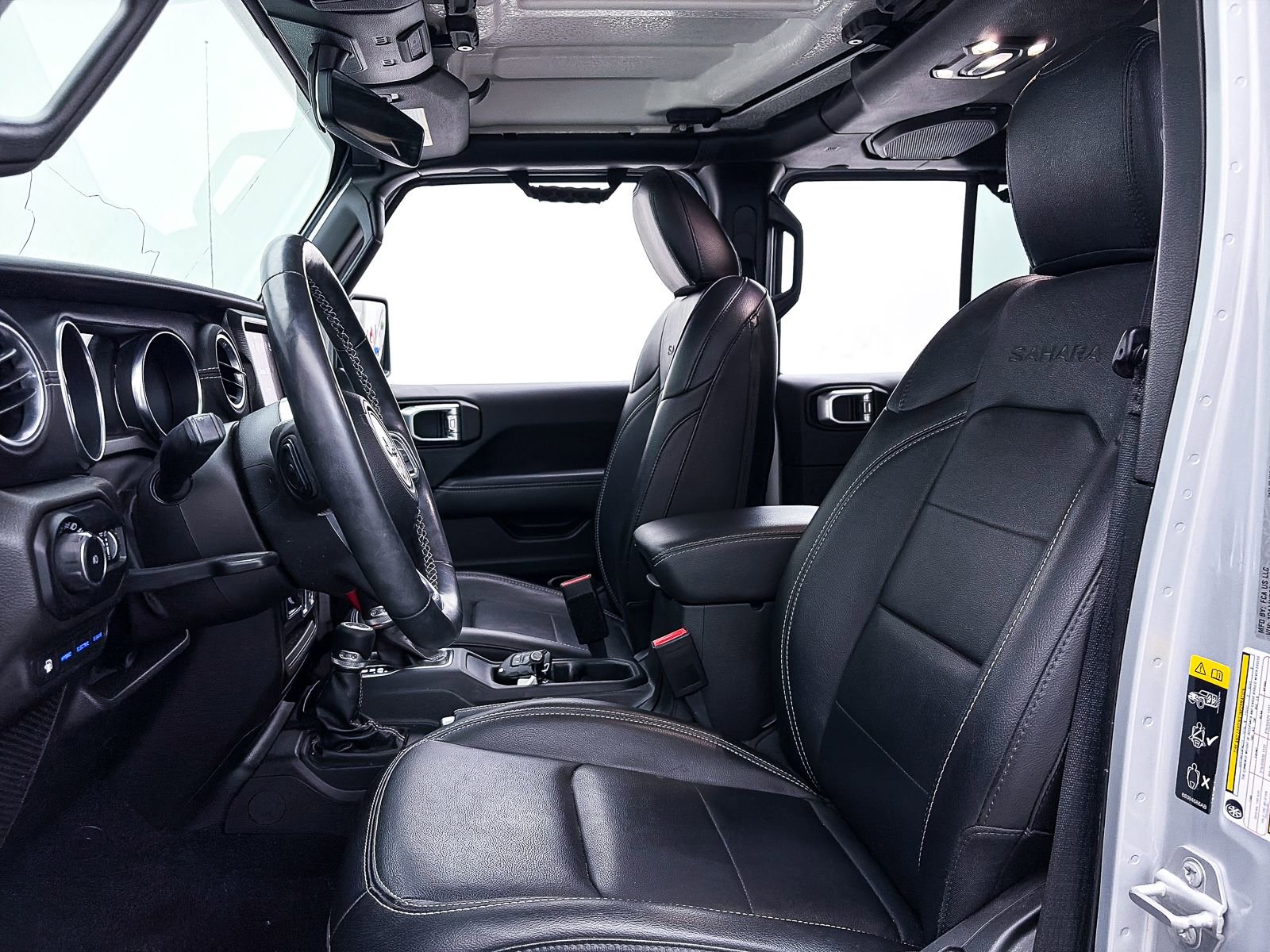 Used 2022 Jeep Wrangler Unlimited Sahara w/ Cold Weather Group image 17