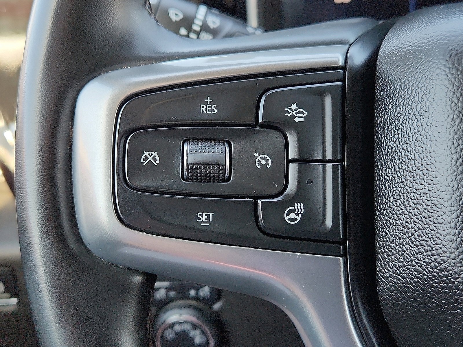 Used 2025 Chevrolet Silverado 1500 LT image 18