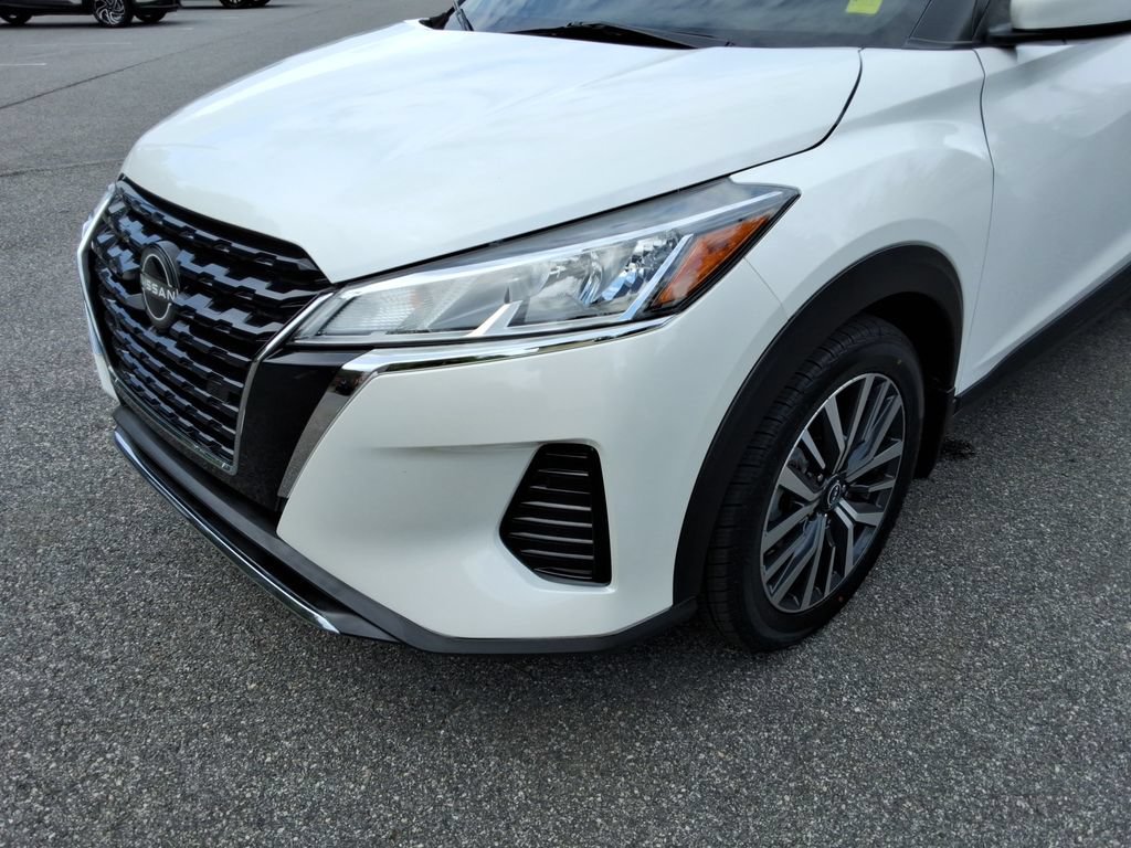 Used 2023 Nissan Kicks SV FWD image 9