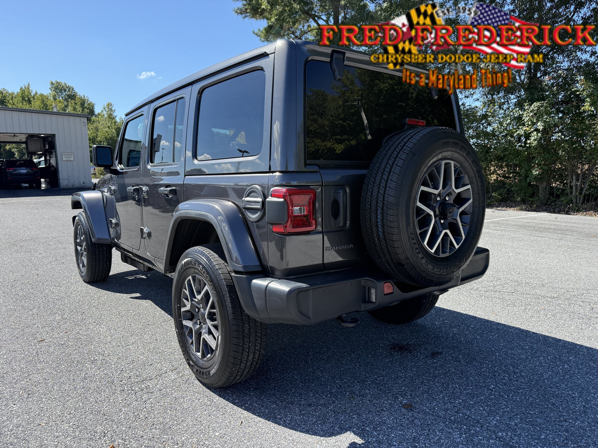 Used 2026 Jeep Wrangler Unlimited Sahara AWD/4WD image 5