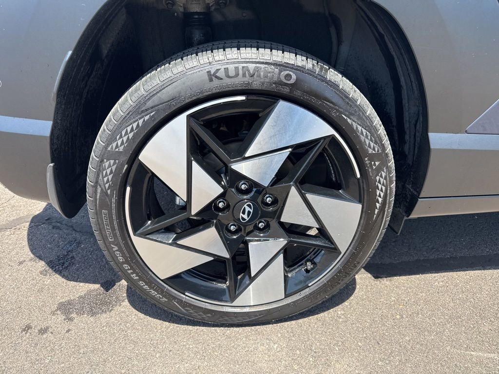 Used 2025 Hyundai Kona Limited AWD/4WD image 9