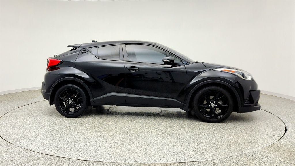 Used 2018 Toyota C-HR XLE FWD image 4