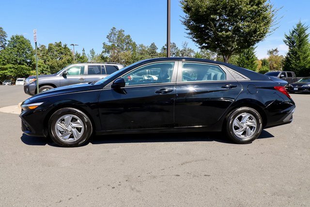 Used 2024 Hyundai Elantra SE image 14