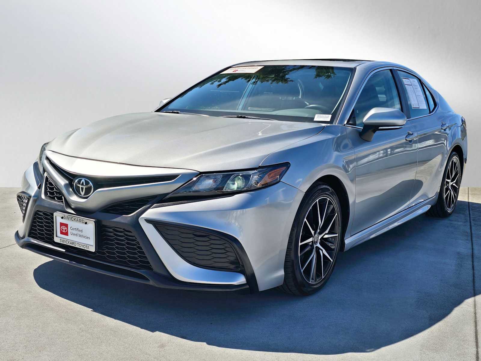 Certified 2022 Toyota Camry SE w/ Cold Weather Package image 7