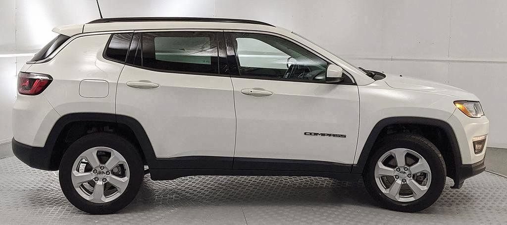 Used 2021 Jeep Compass Latitude w/ Convenience Group AWD/4WD image 2