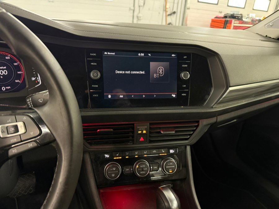 Used 2019 Volkswagen Jetta SEL image 18
