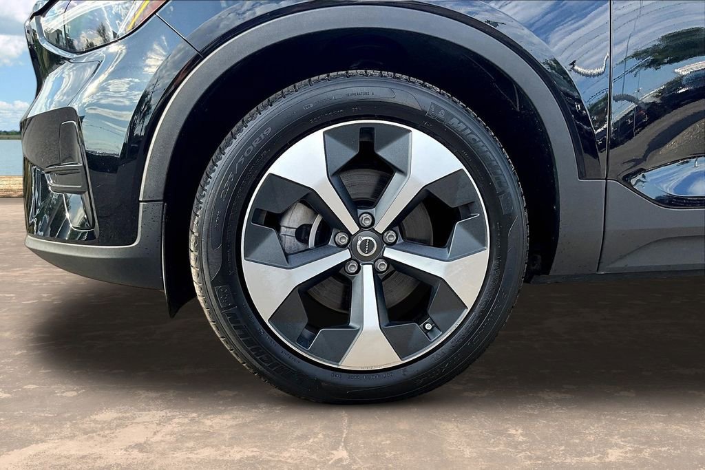 Used 2024 Volvo XC40 B5 Core AWD/4WD image 32