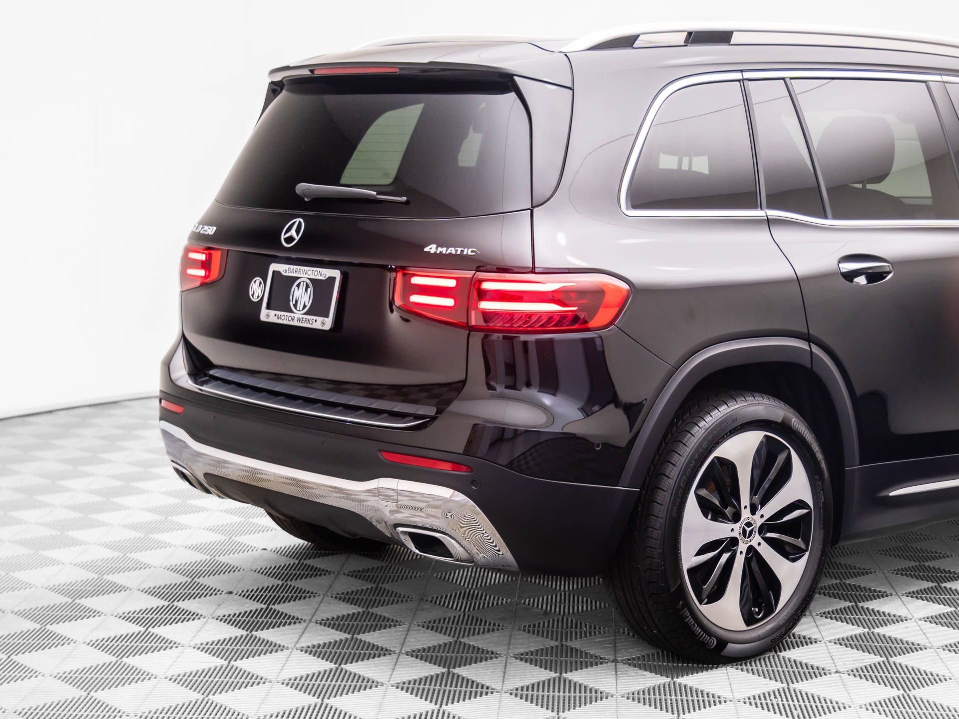 Certified 2024 Mercedes-Benz GLB 250 4MATIC w/ Exclusive Package image 37