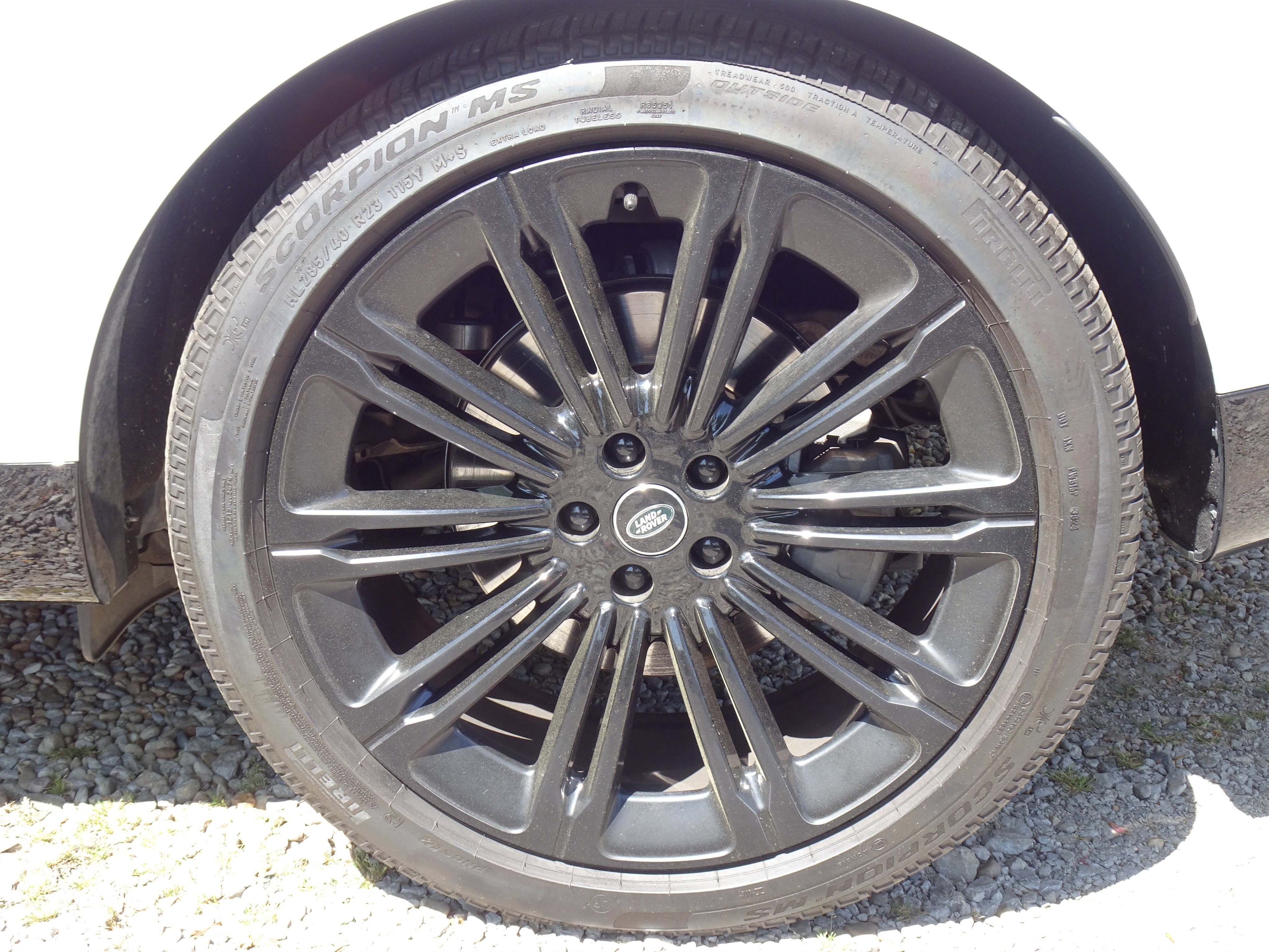 Certified 2025 Land Rover Range Rover SE AWD/4WD image 36