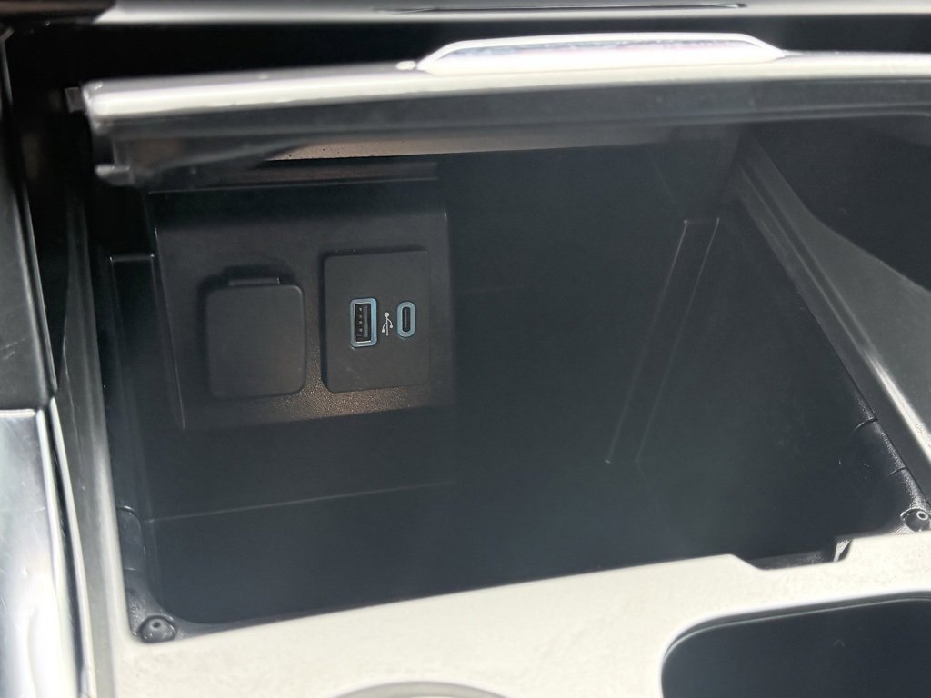 Used 2021 Ford Explorer Platinum w/ Equipment Group 601A image 17