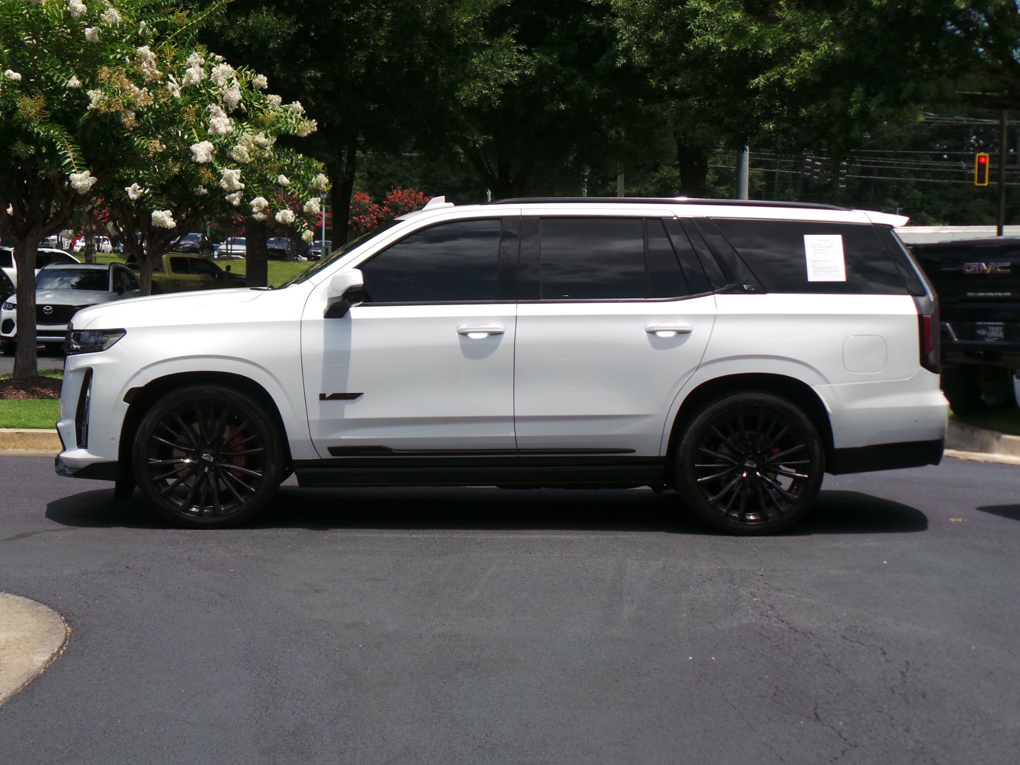Used 2023 Cadillac Escalade V AWD/4WD image 5