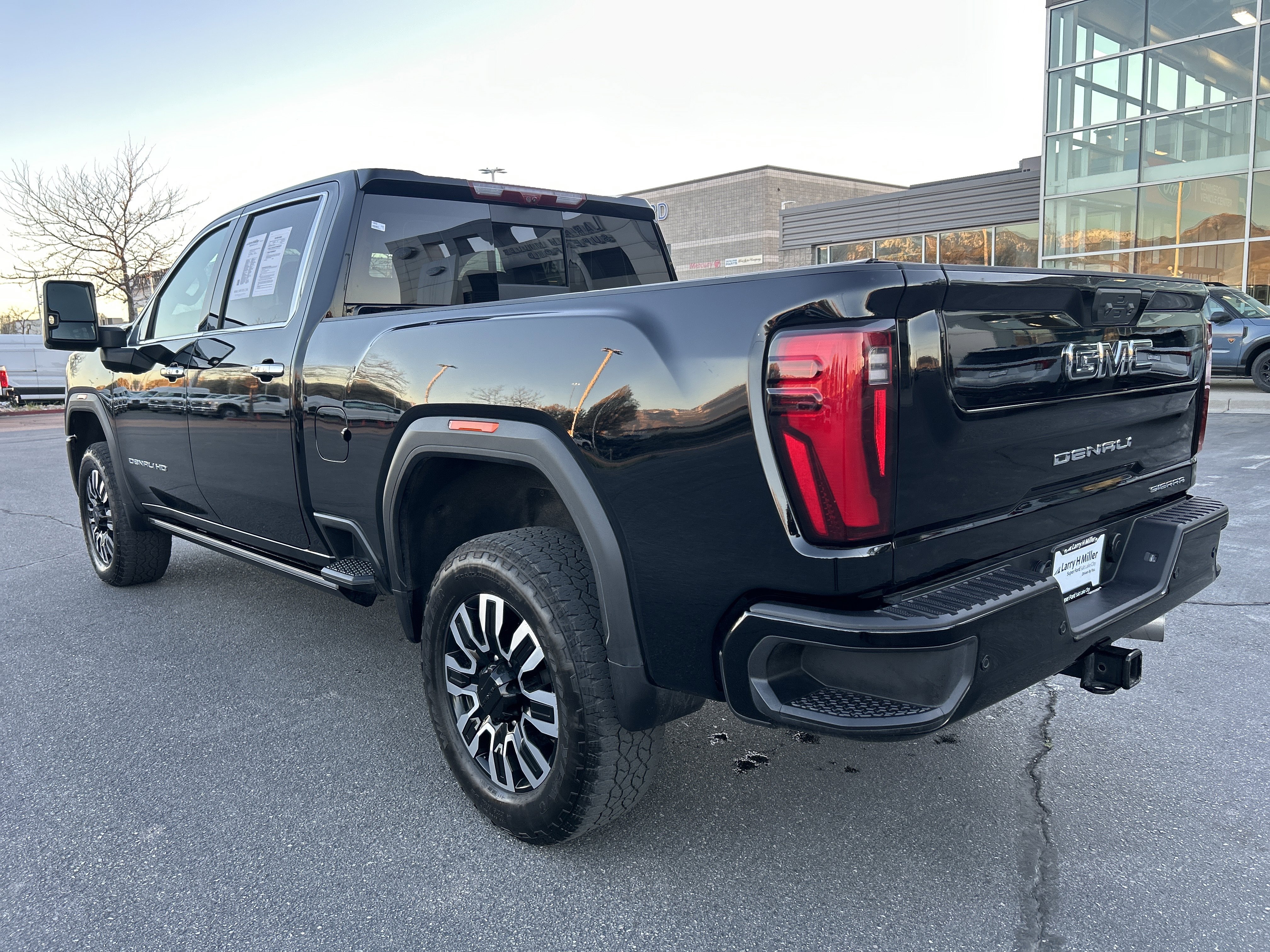 Used 2025 GMC Sierra 2500 Denali Ultimate w/ Max Trailering Package image 3
