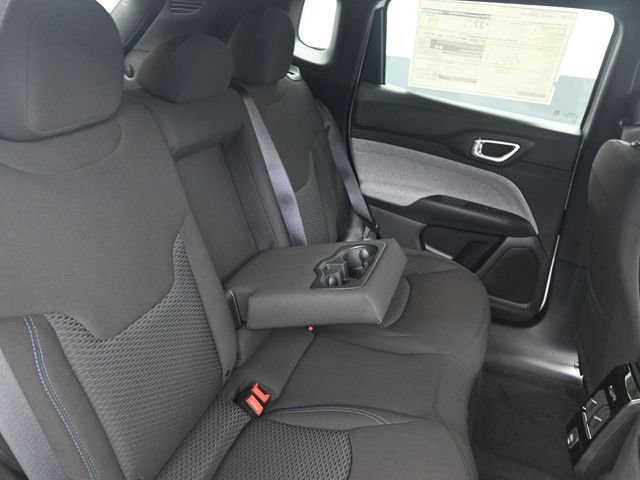 Used 2025 Jeep Compass Sport image 16