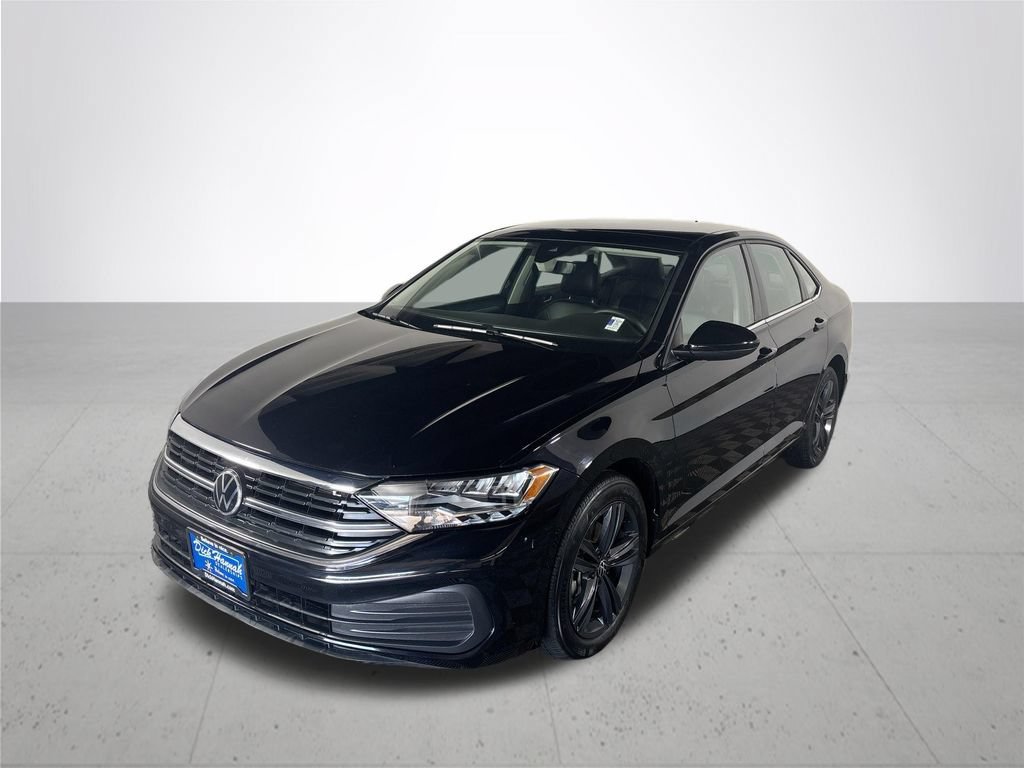 Certified 2022 Volkswagen Jetta SE FWD image 3