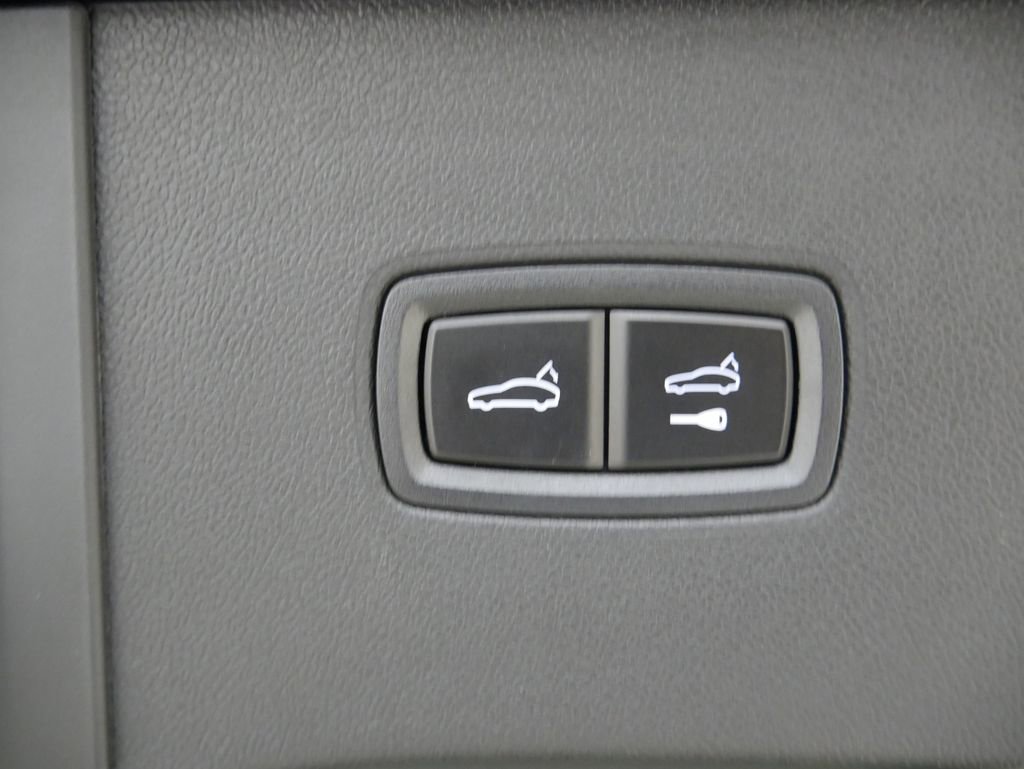 Certified 2024 Porsche Cayenne image 25