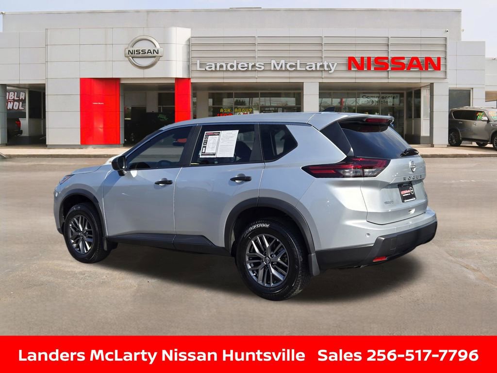 Used 2025 Nissan Rogue S FWD image 6