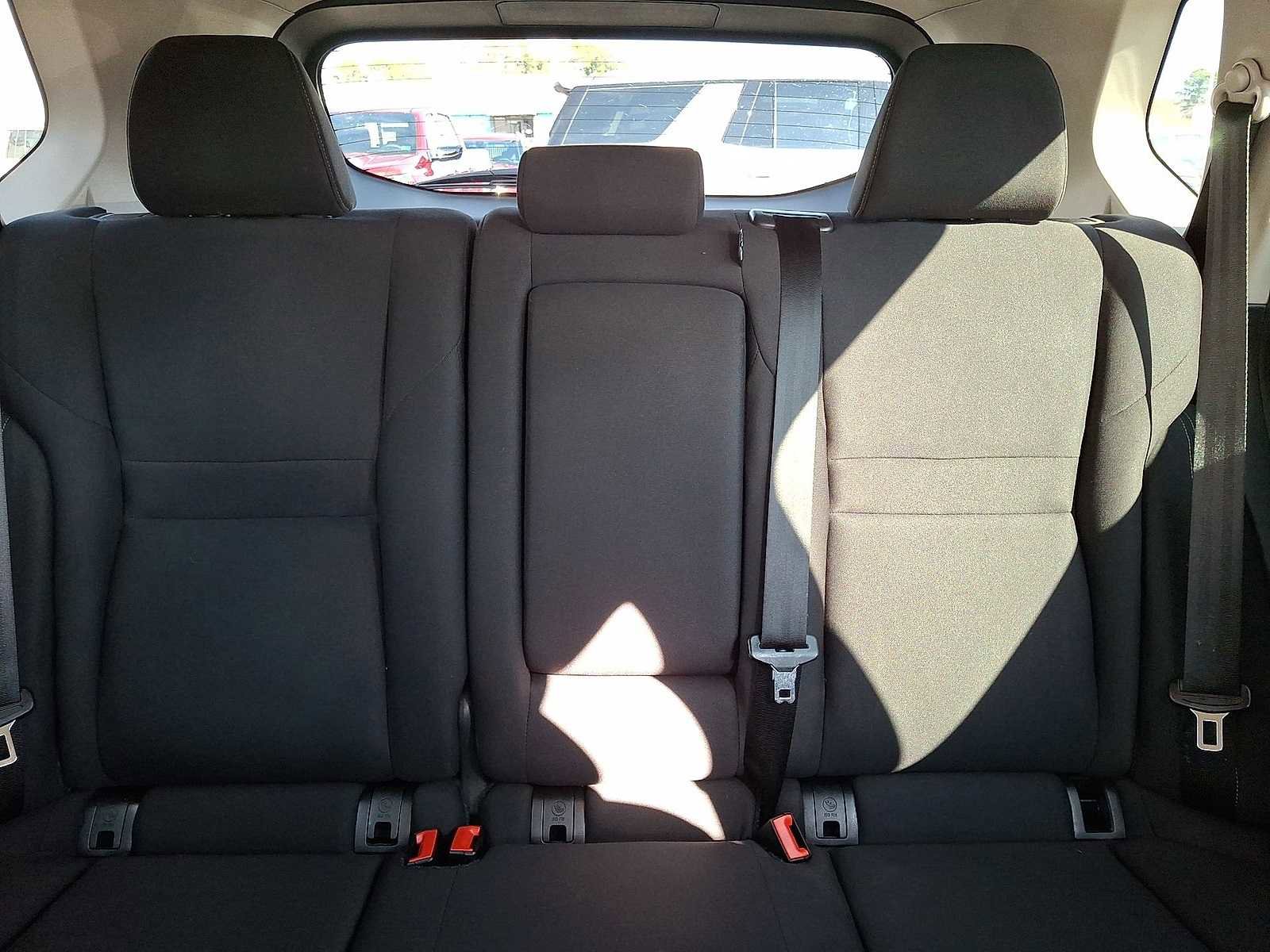 Used 2023 Nissan Rogue S image 14