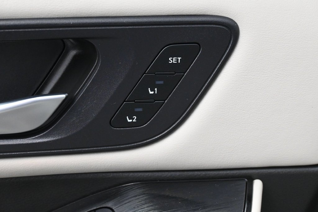 Used 2023 Nissan Rogue SL w/ SL Premium Package FWD image 5
