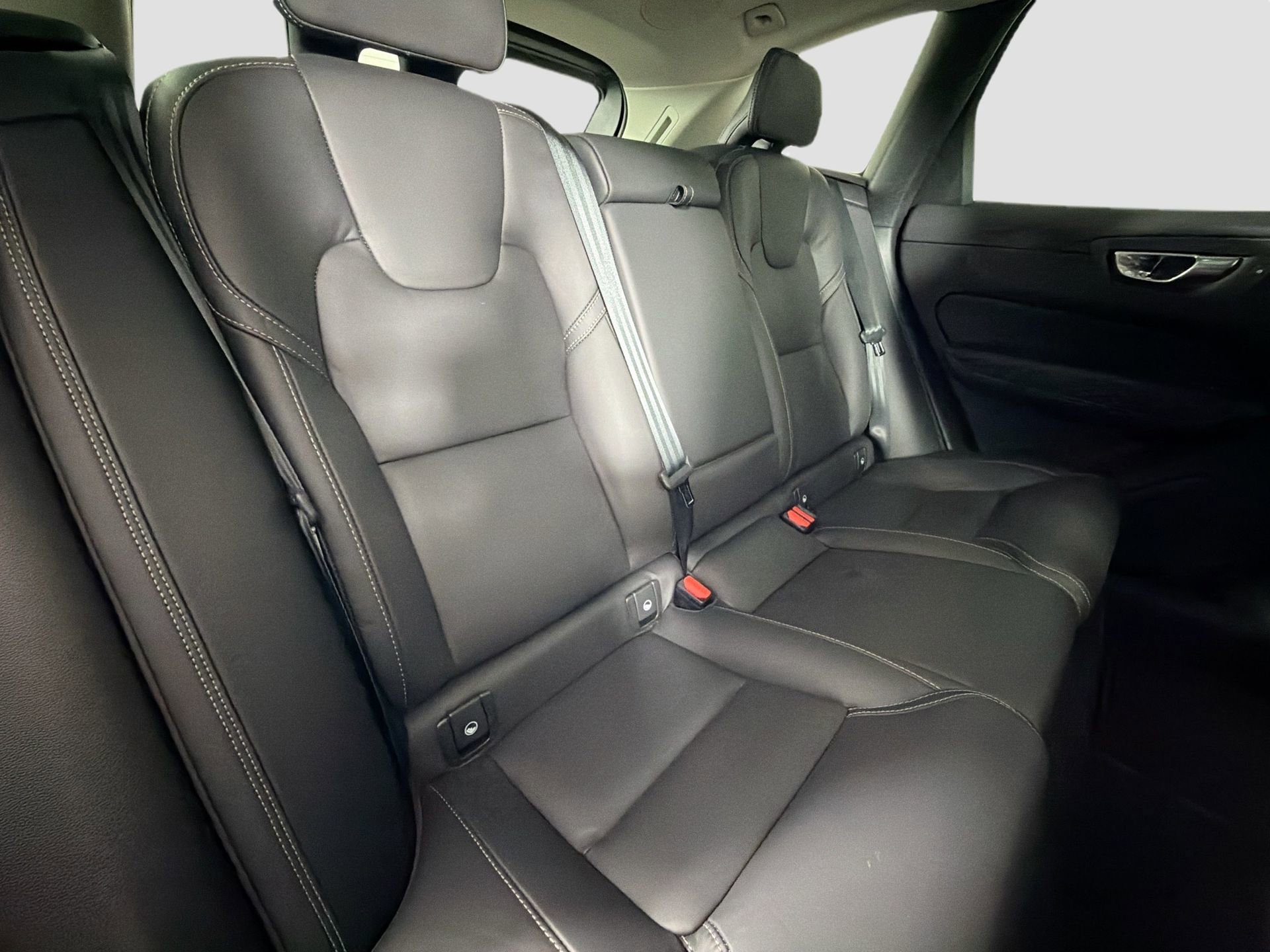 Certified 2023 Volvo XC60 B5 Ultimate image 29