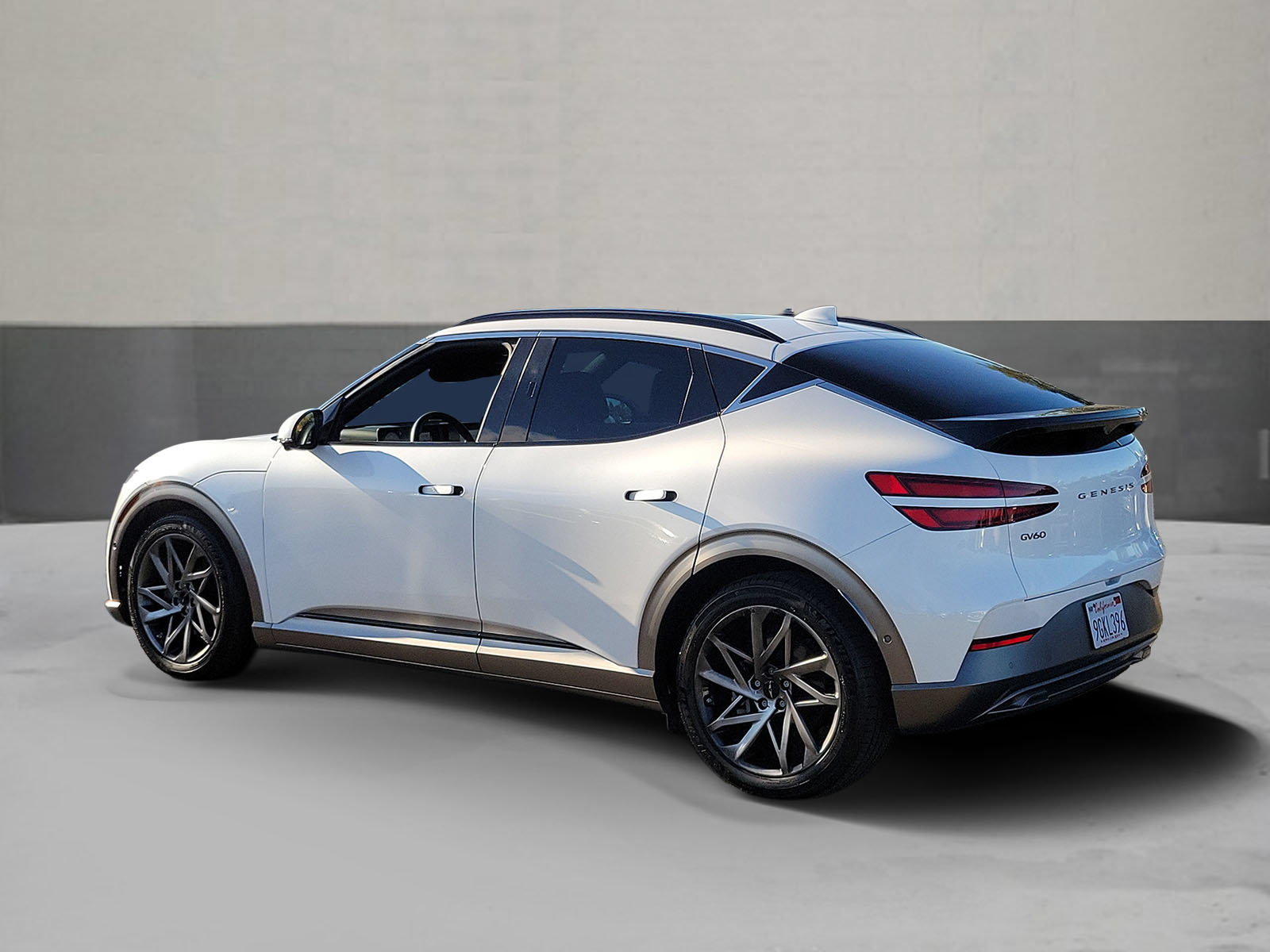Certified 2023 Genesis GV60 Advanced AWD/4WD image 4