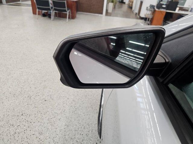Used 2018 Chevrolet Equinox LS FWD image 40
