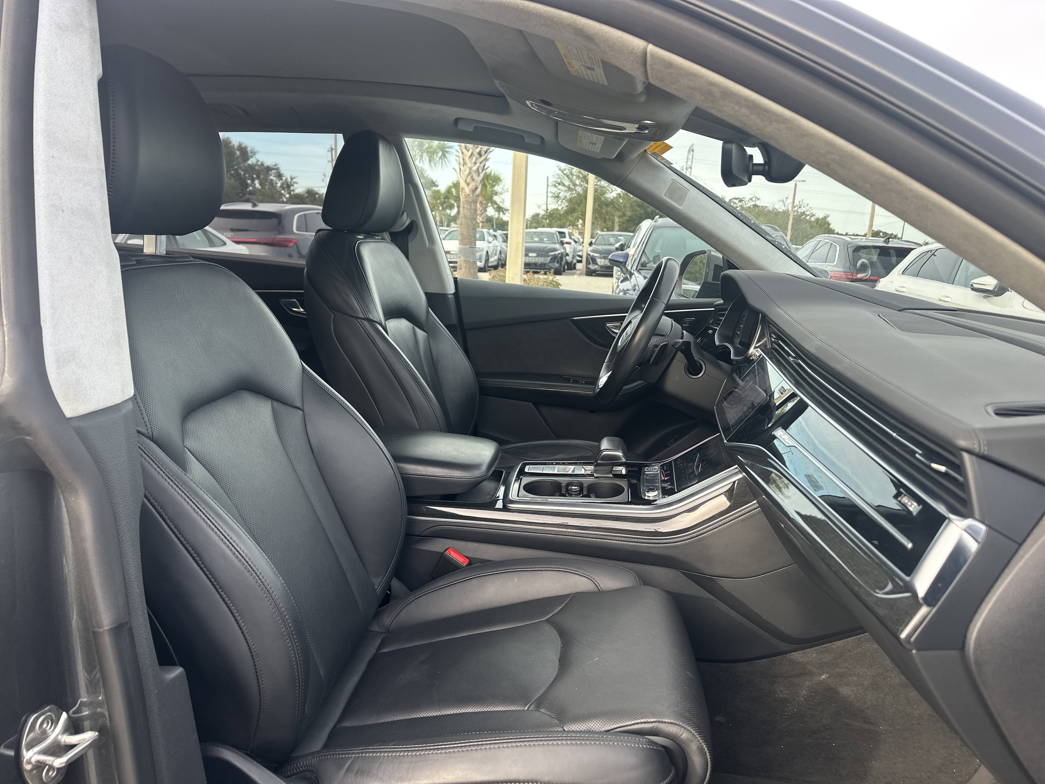Used 2019 Audi Q8 Prestige w/ Luxury Package image 7
