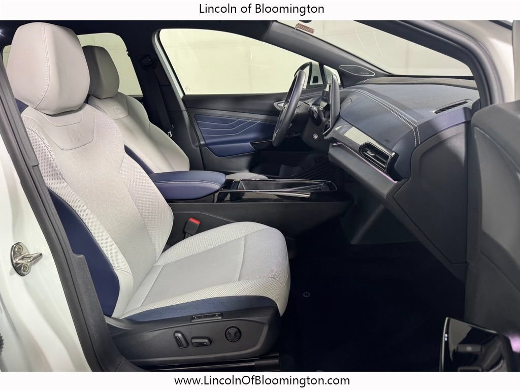 Used 2025 Volkswagen ID.4 Pro S Plus AWD/4WD image 10