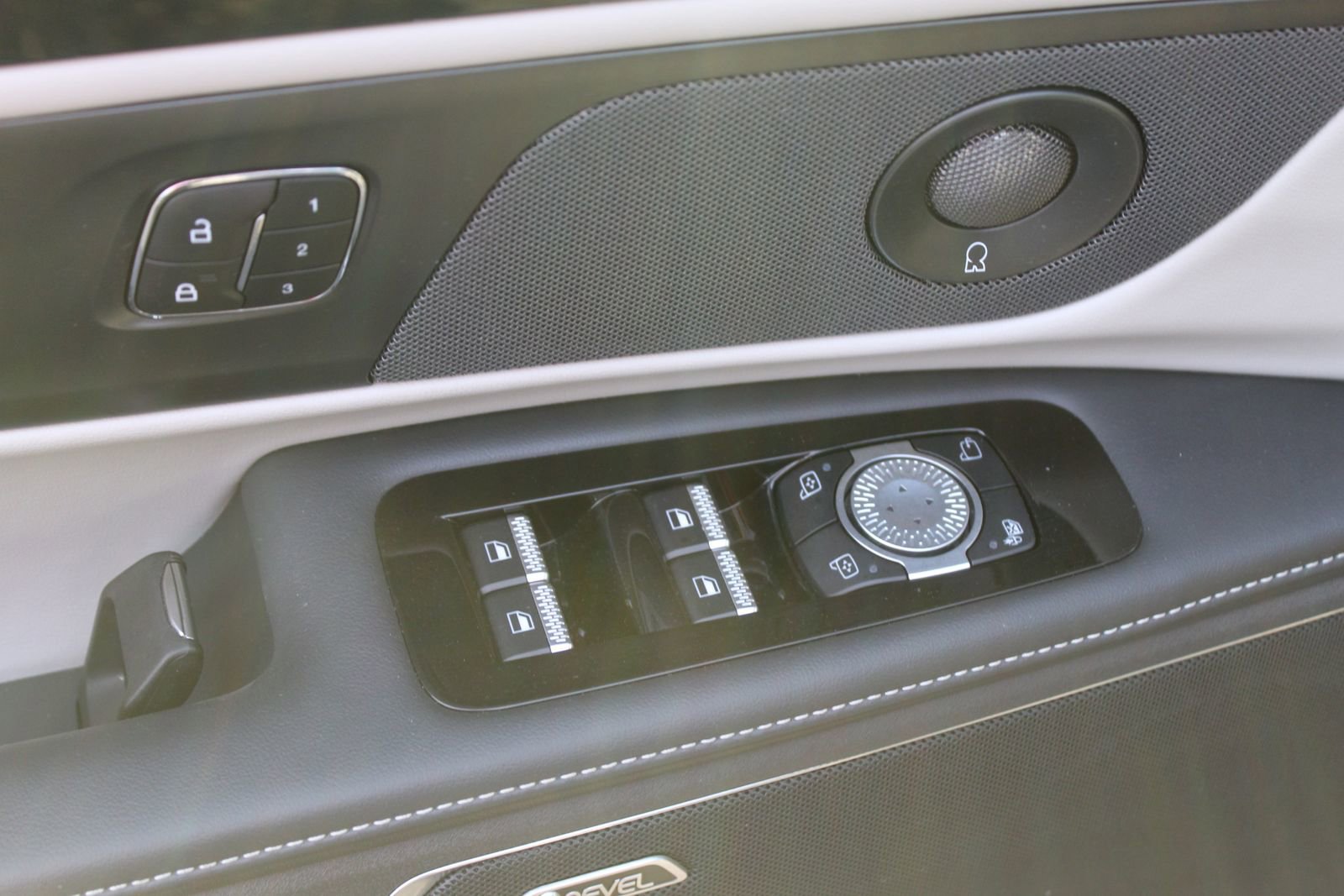 Used 2024 Lincoln Nautilus Premier w/ Equipment Group 102A image 24