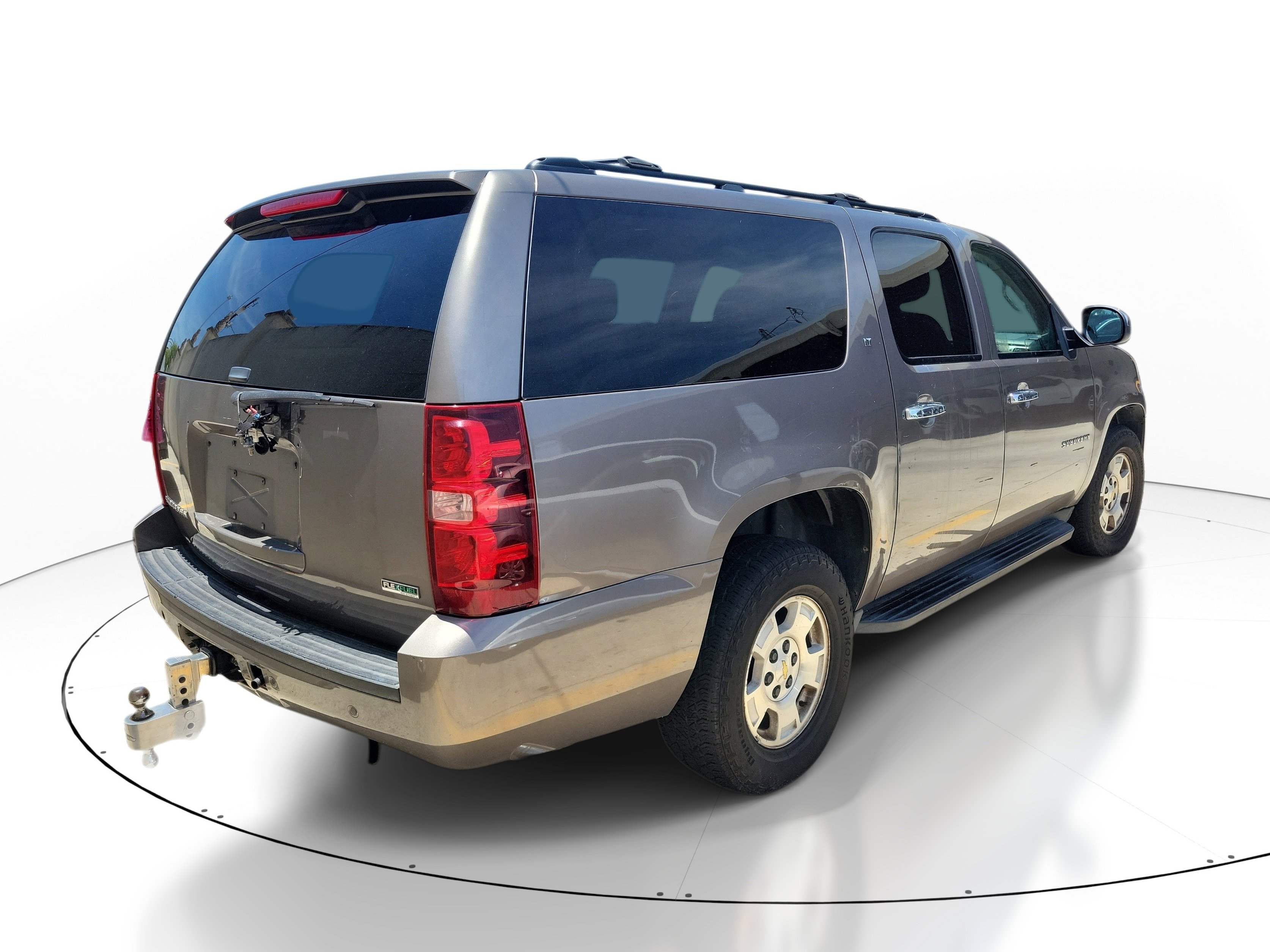 Used 2011 Chevrolet Suburban LT RWD image 5