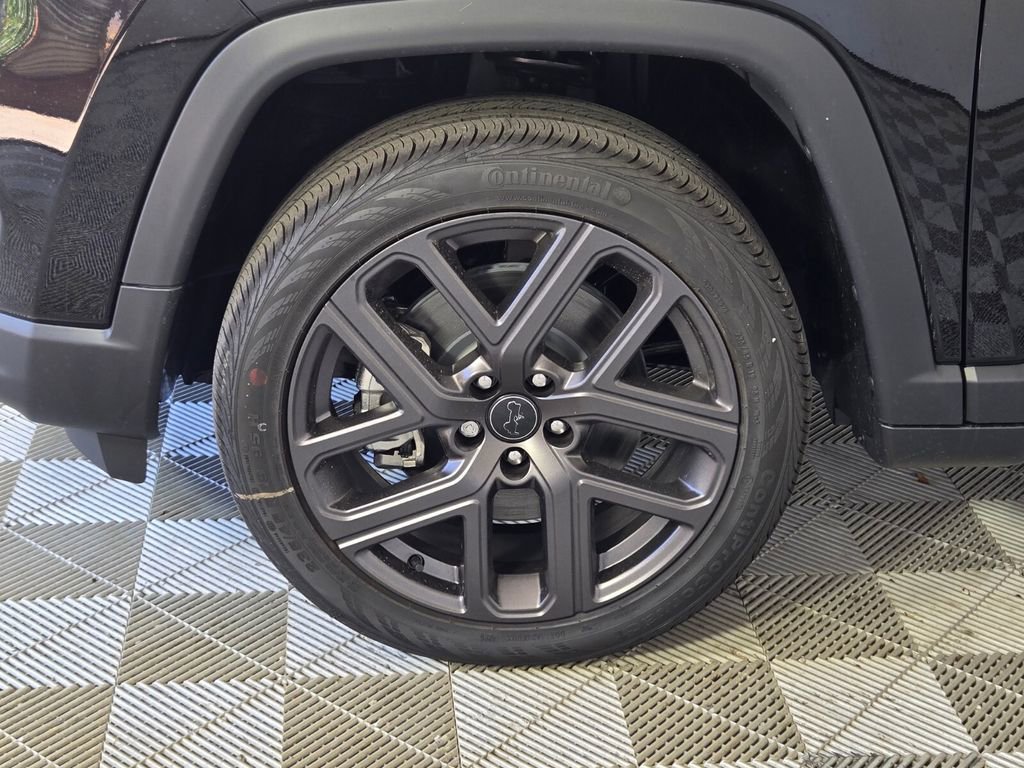 New 2026 Jeep Compass Latitude w/ Sun and Sound Group image 5