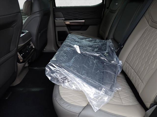 New 2027 Ford F250 Platinum w/ Platinum Plus Package AWD/4WD image 8