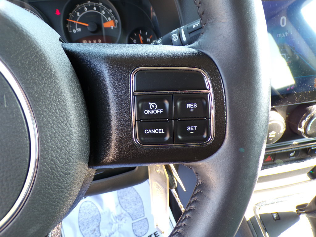Used 2017 Jeep Patriot Latitude FWD image 29