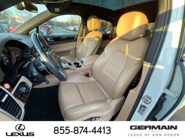 Used 2020 Porsche Cayenne image 12